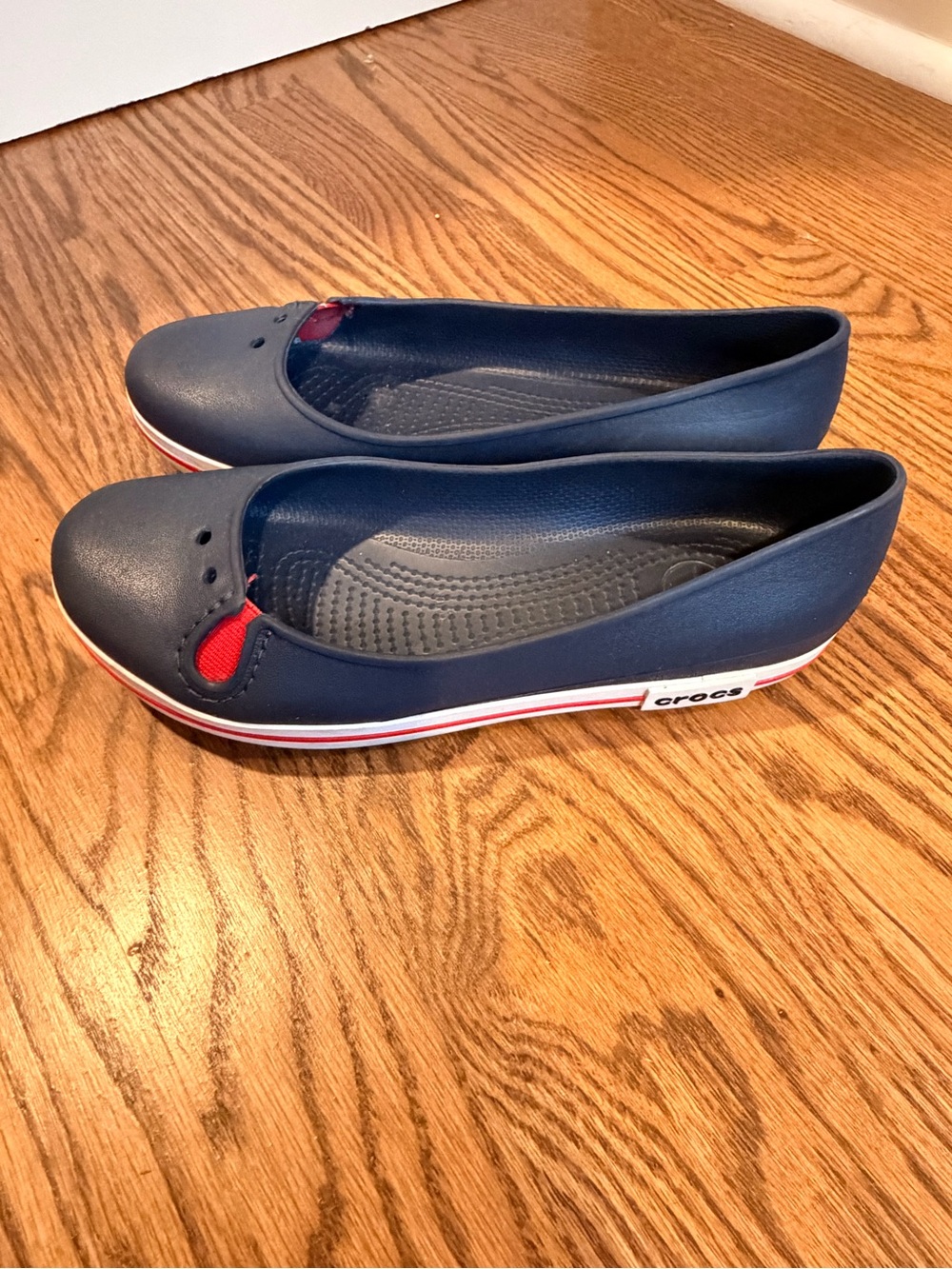 CROCS Crocband Navy Ballet Flats with Red Trim Women’s 7